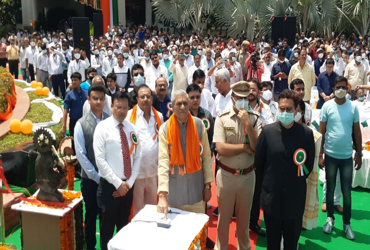 Independence Day: 100 feet high tricolour hoisted at GL Bajaj Group Of Institutions in Mathura