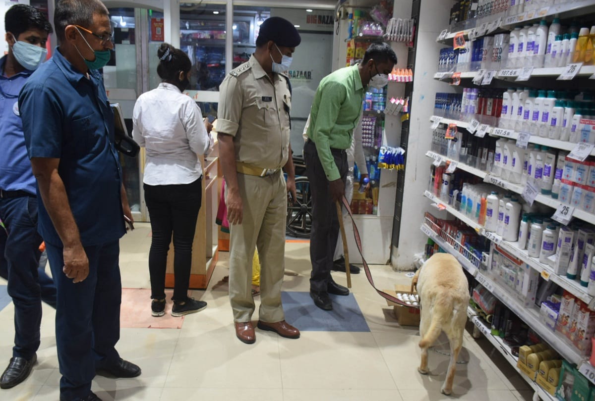 Independence Day: Bomb disposal squad reconstructed airport and Prayagraj Junction
