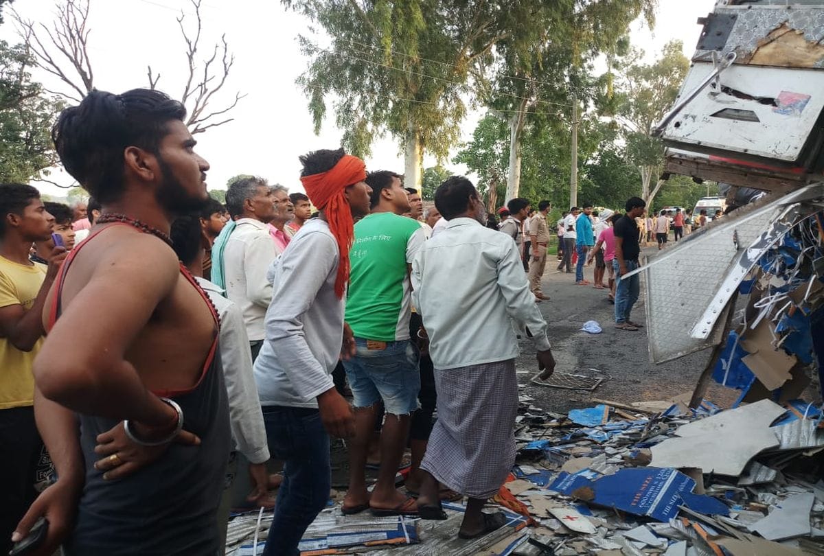 Accident Of Two Trucks Drivers Injured In Jasrana