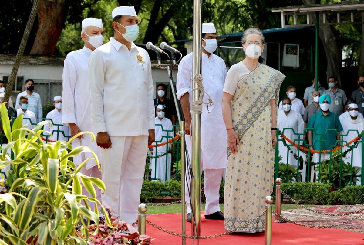 leaders independence day photos today, Independence day 2021 photos, defence minister rajnath singh, sonia gandhi, cm yogi adityanath hoists the tricolor the country is celebrating 75th independence day
