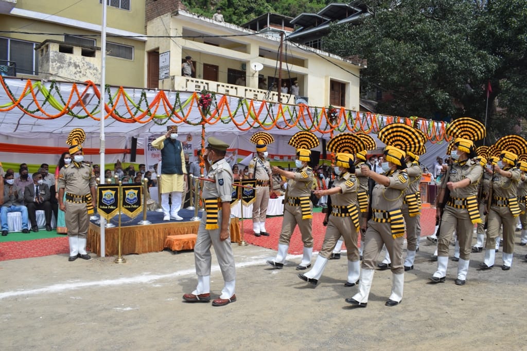 Minister Rajendra hoisted the national flag in Arki, honored the families of freedom fighters, District level Independence Day celebrations held in Arki, Tributes paid to martyrs at martyr memorial