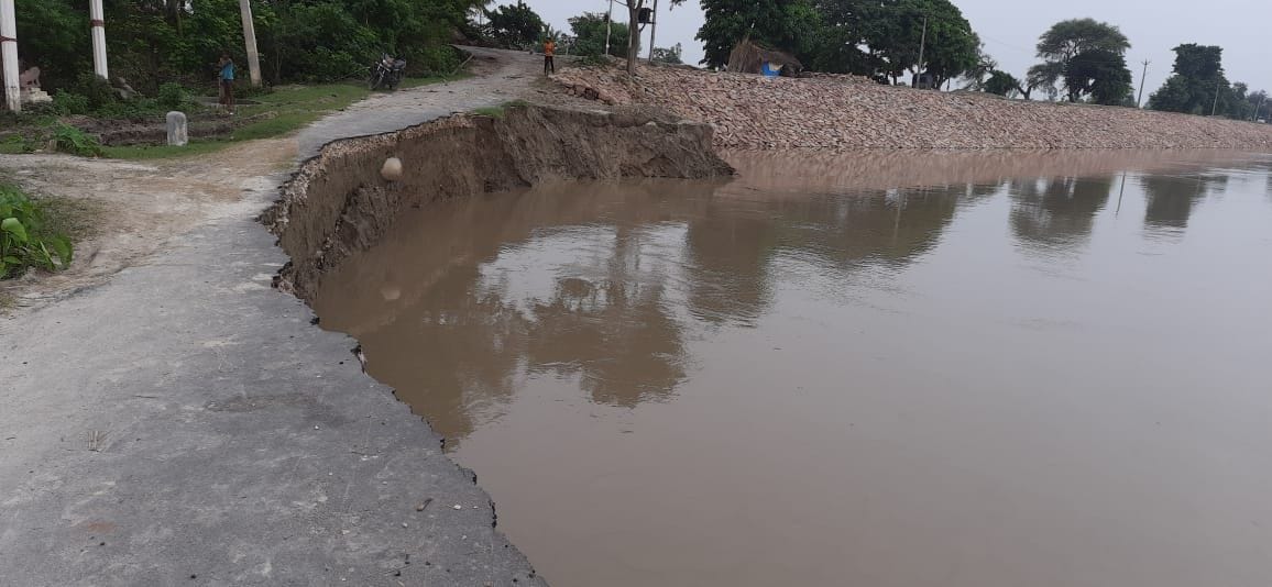 Saryu flowing above seven centimeters