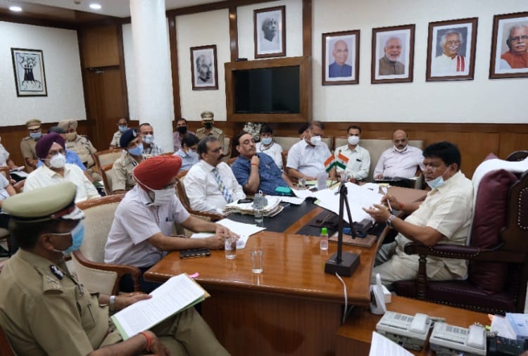 Temporary barricading will be done on seven common roads of Haryana-Punjab Vidhan Sabha during the monsoon session.