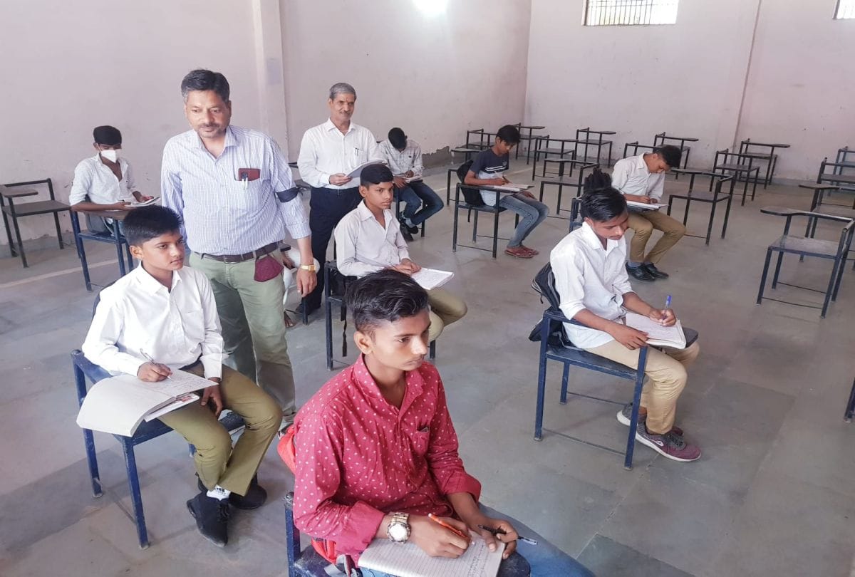 Up Schools Reopen Today Students Came For Read Agra News