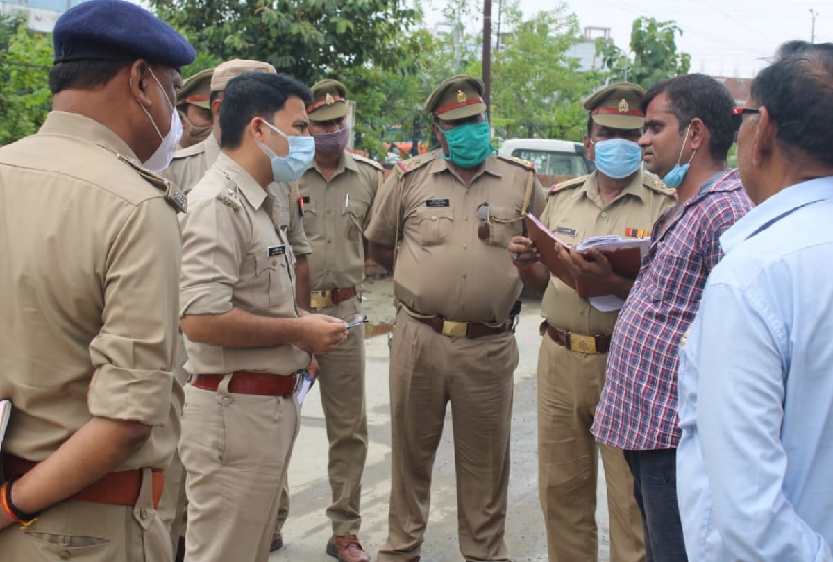 five lakh looted in gorakhpur by miscreants