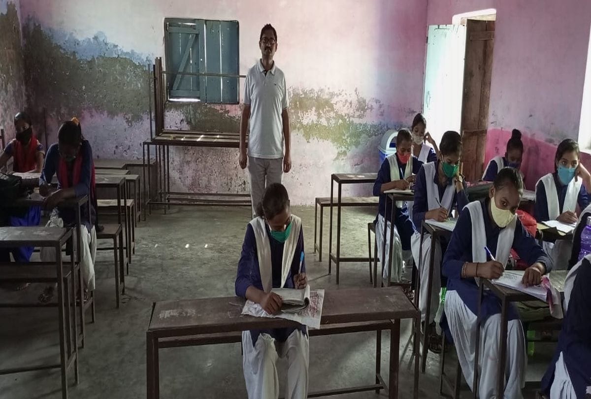 Up Schools Reopen Today Students Came For Read Agra News