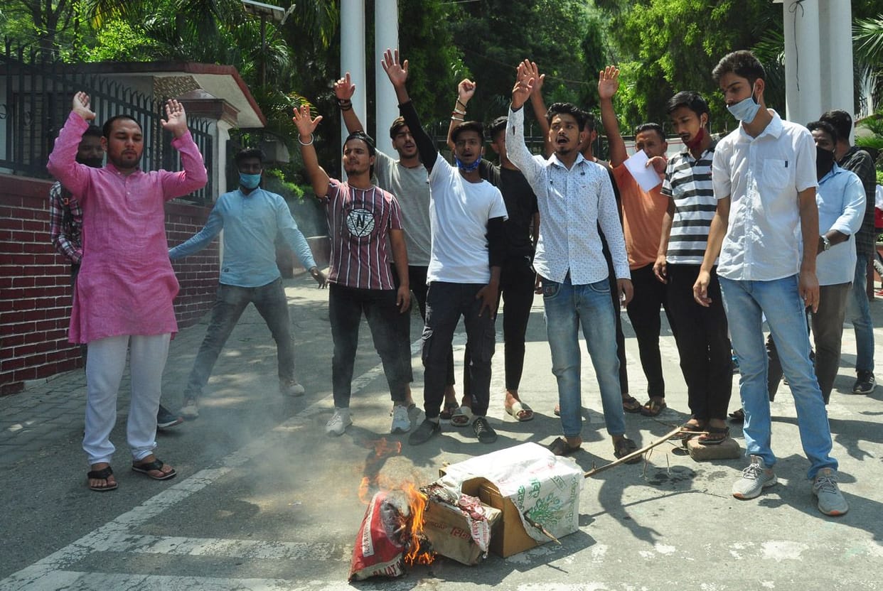 Demonstration against the blast in Kedarnath