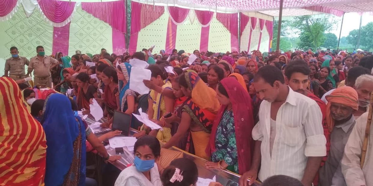 crowd on vaccination centers