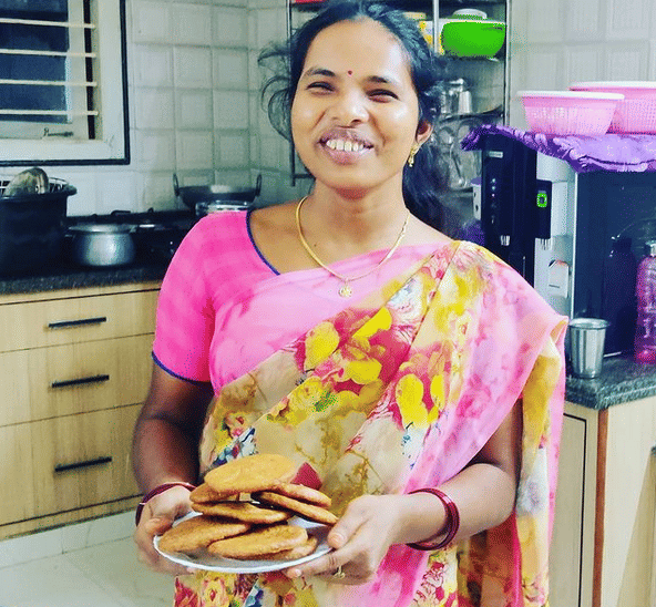 thirty year old woman gains popularity through a youtube channel