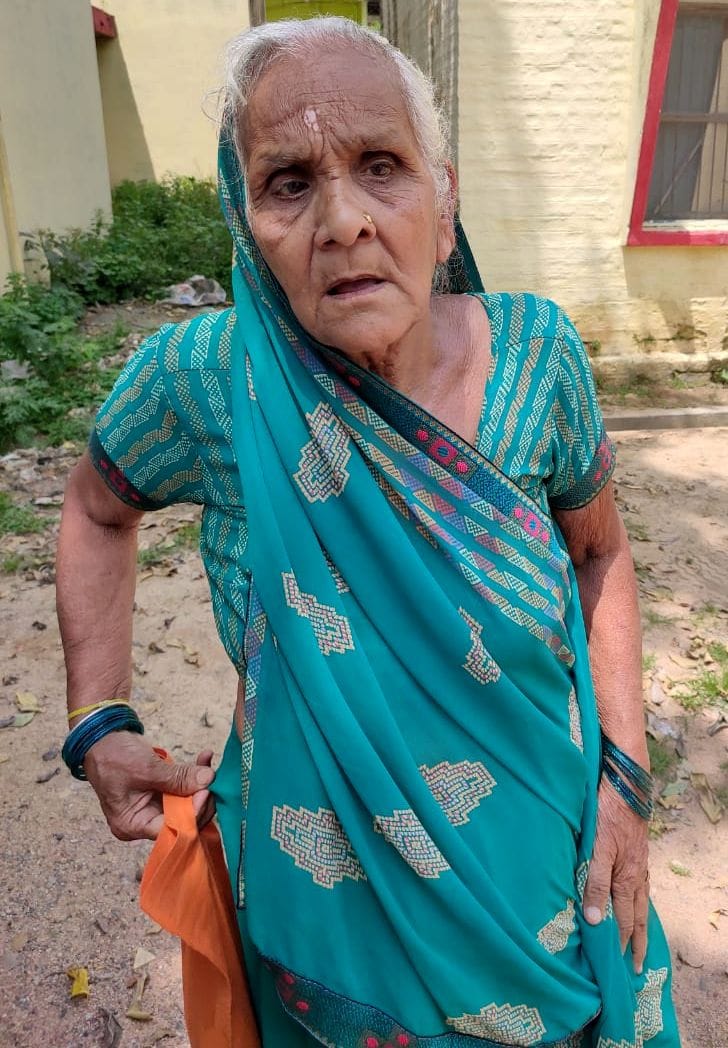 scuffle with old lady in front of kotwali