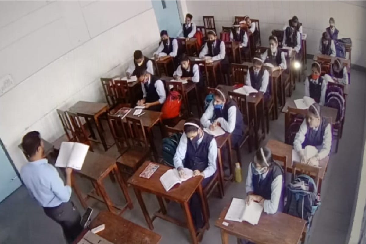 UP school reopening: School Reopen in six district of West Uttar Pradesh with Students 50 percent attendance with covid protocol