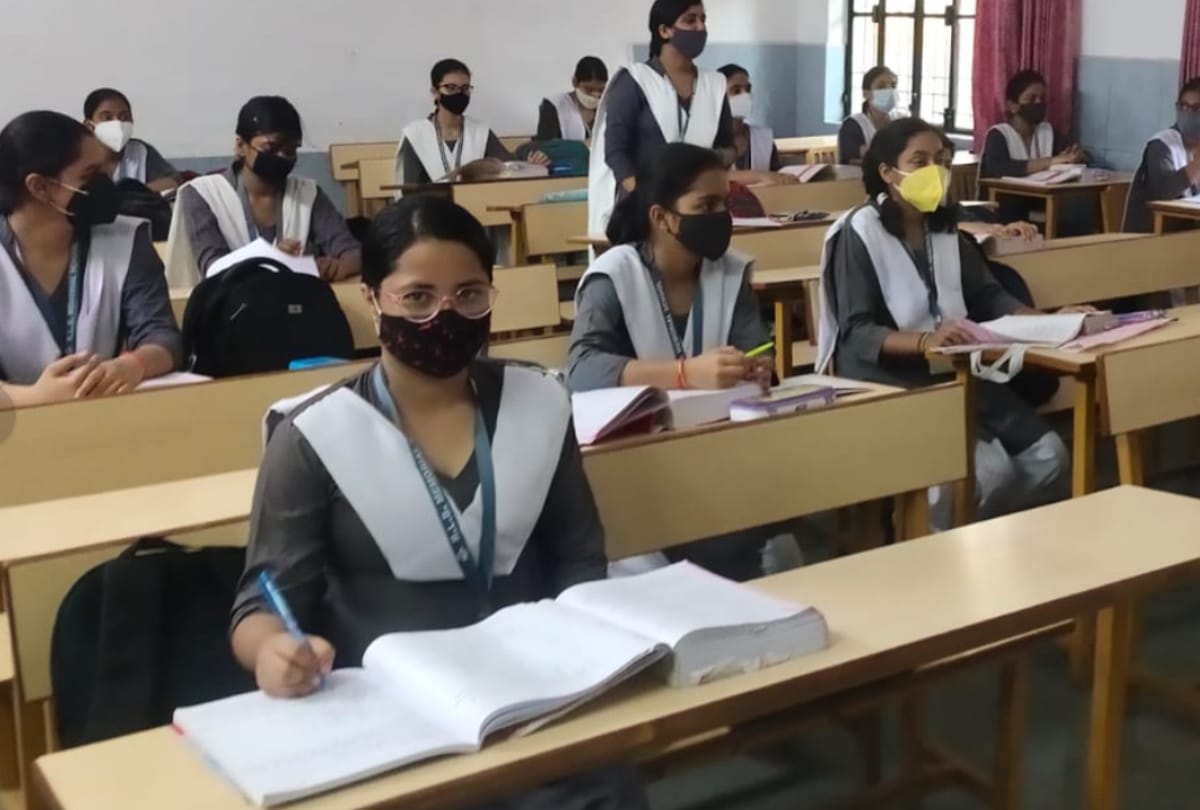 Schools opened after four months to start offline classes in lucknow
