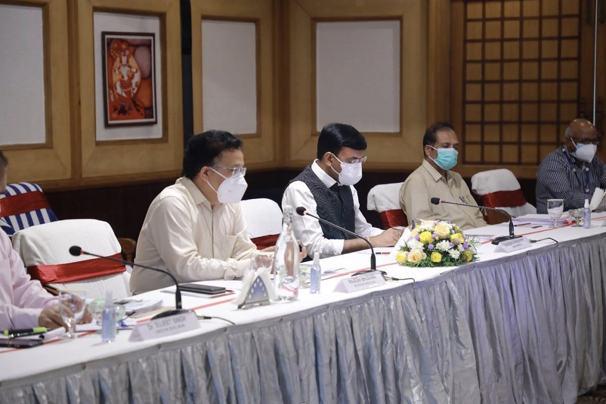 Union Health Minister Mansukh Mandavia in Kerala coronavirus review meeting with CM Vijayan Medicine Pool
