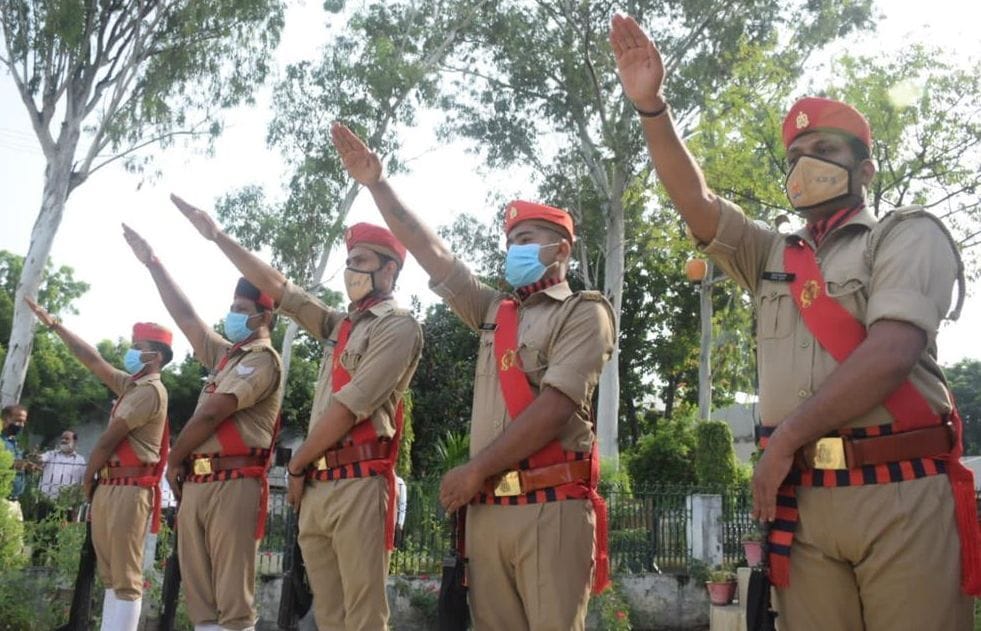 flag hoisting by commissioner