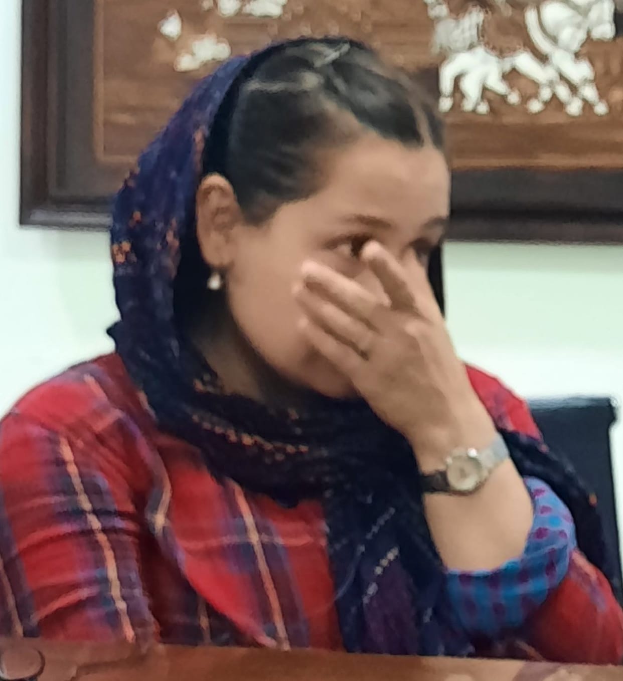 'Even if you have to stay on the border, don't return to Afghanistan'