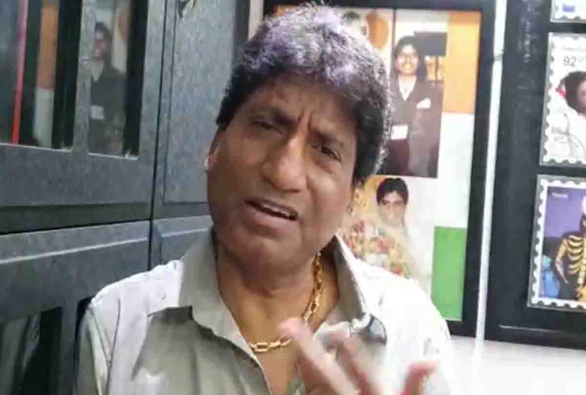 Comedian Raju Srivastava younger brother also admit in AIIMS Delhi ICU
