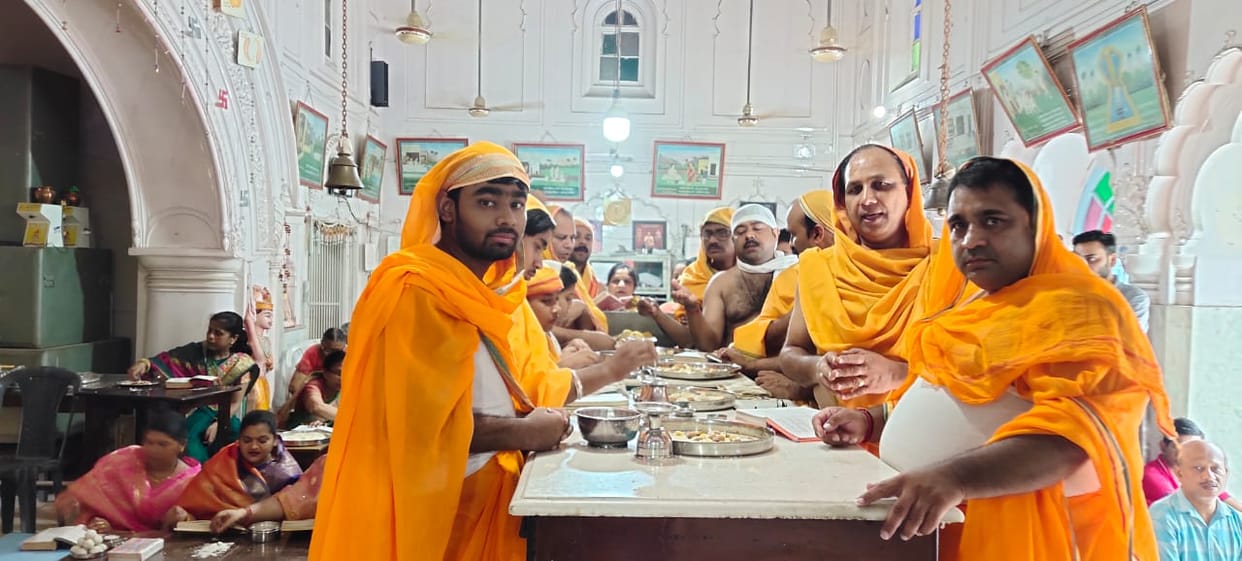 Celebrated the salvation of Lord Parshvanath with pomp