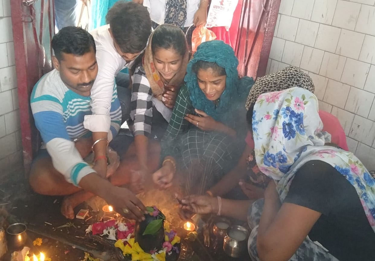 people worshiped in temples.