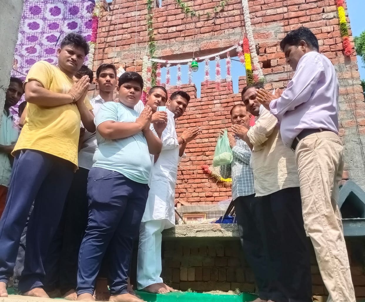 Devotees put marks on Jaharveer Goga Mhadi