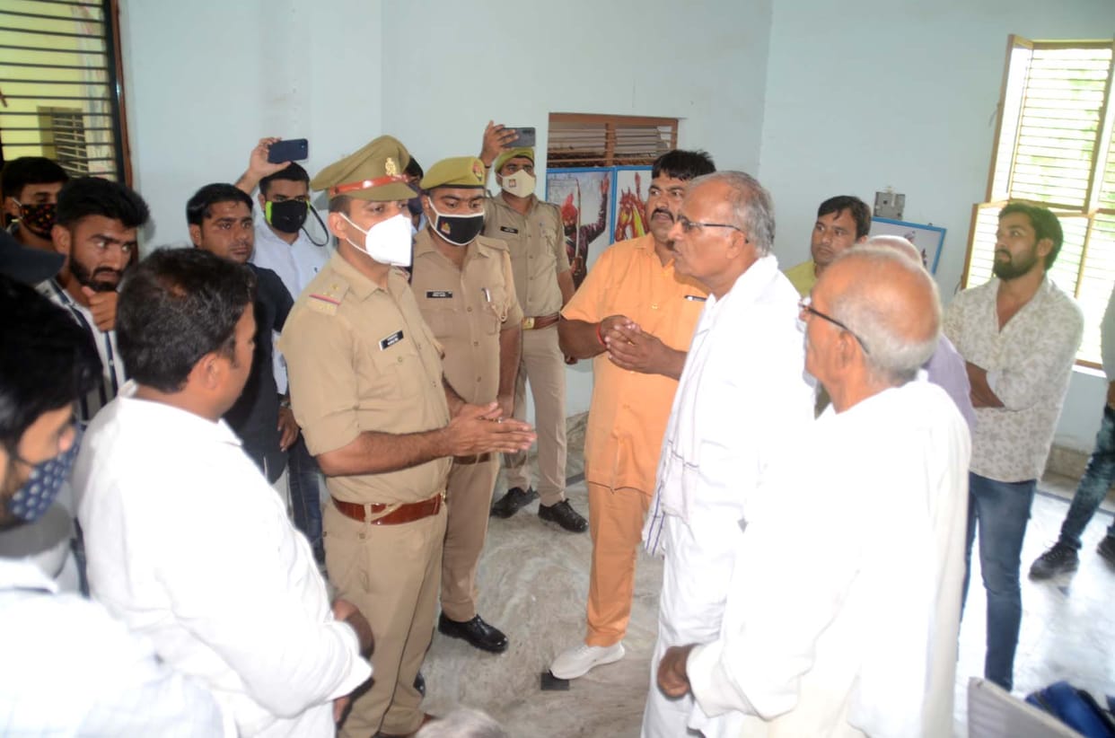 Emperor Prithviraj Chauhan claims to belong to Gujjar society, seeing the controversy rising, the police reached