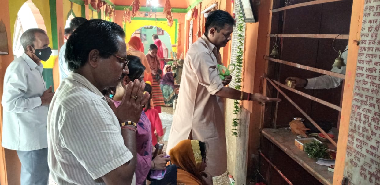 Devotees gathered in temples to see Hanuman ji on Bada Tuesday