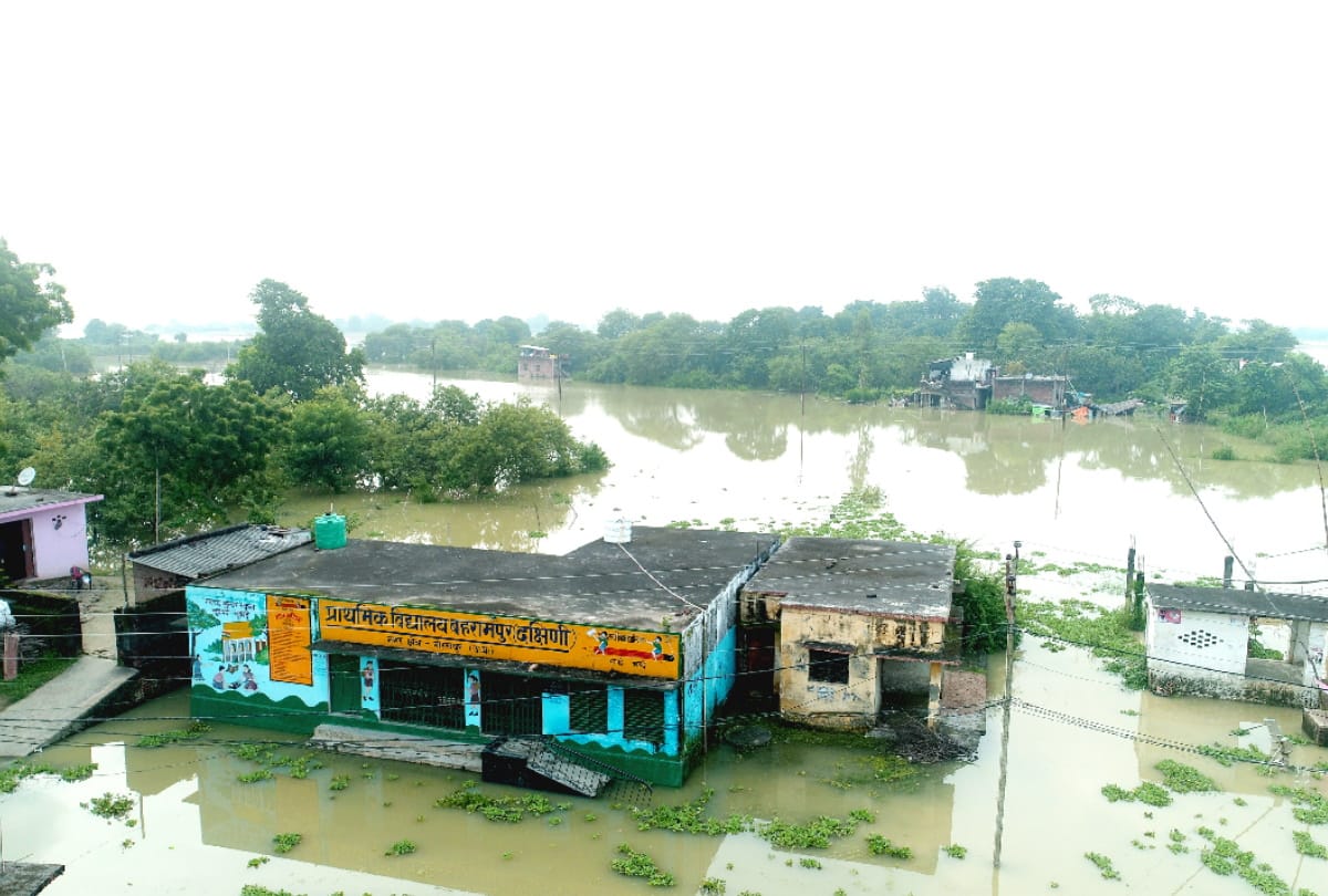 Flood in Gorakhpur Rohin river 1.11 meters above danger mark and Rapti Ghaghra crossed danger mark