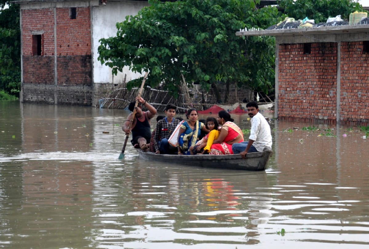 Flood in Gorakhpur Rohin river 1.11 meters above danger mark and Rapti Ghaghra crossed danger mark