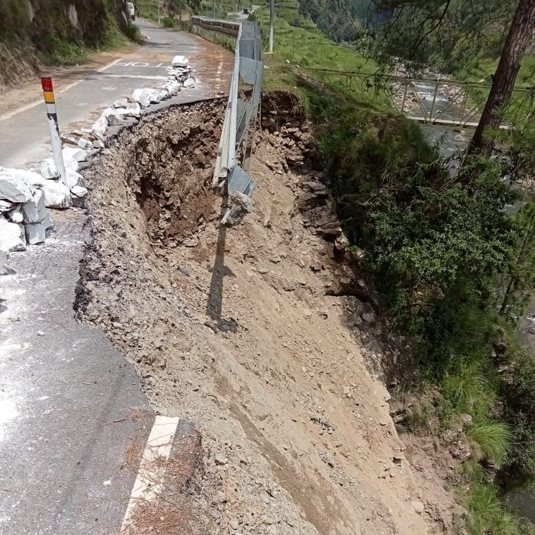 Kashipur-Buakhal NH stalled due to buttress collapse