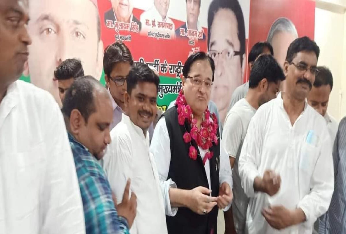 MP ST Hasan forgot national anthem in middle after a brief silence suddenly Jai he Jai he ended by speaking video viral