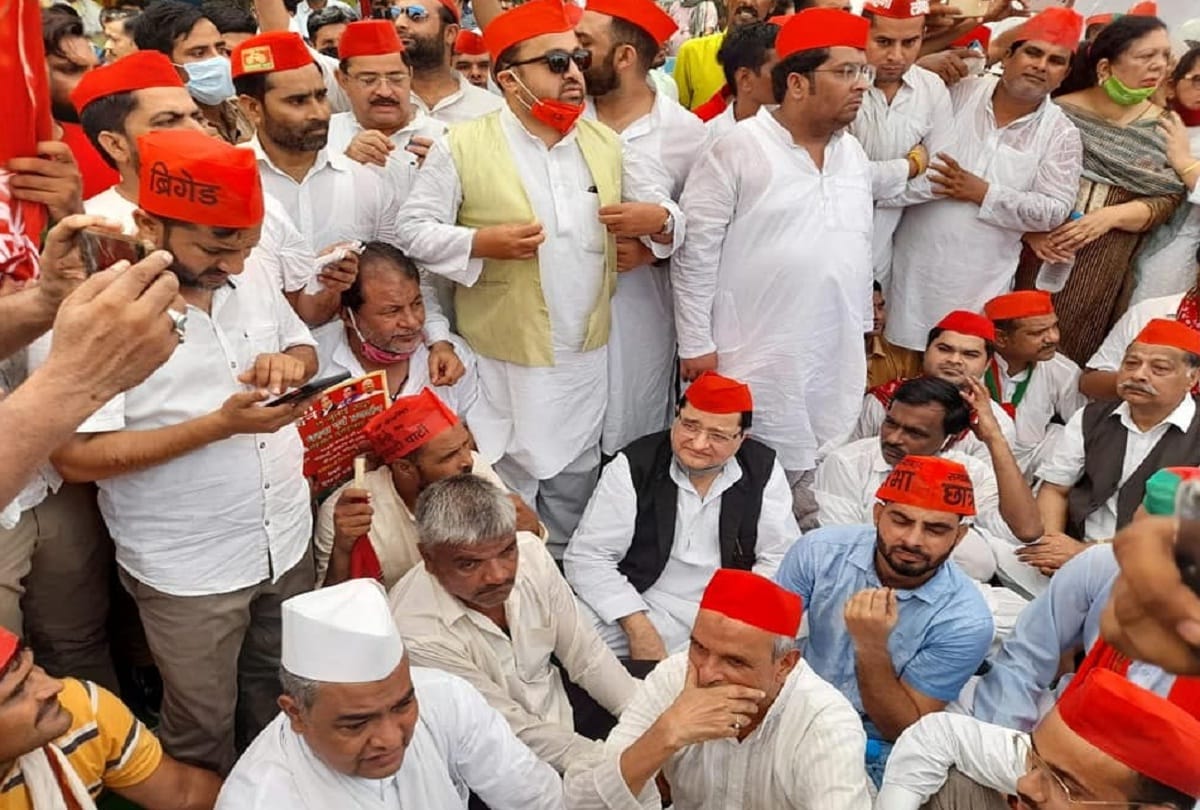 MP ST Hasan forgot national anthem in middle after a brief silence suddenly Jai he Jai he ended by speaking video viral