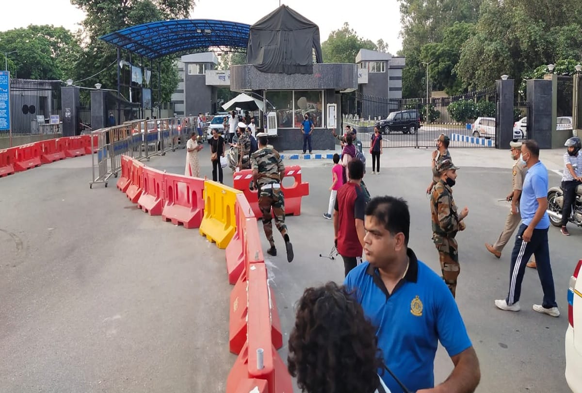 Afghanistan Taliban update plane carrying trapped indian citizens reaches hindon airport