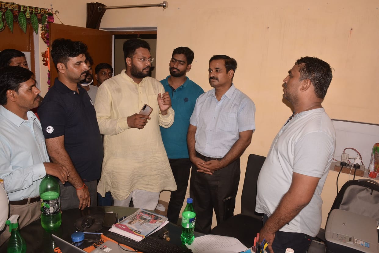 1.68 lakh looted from trader