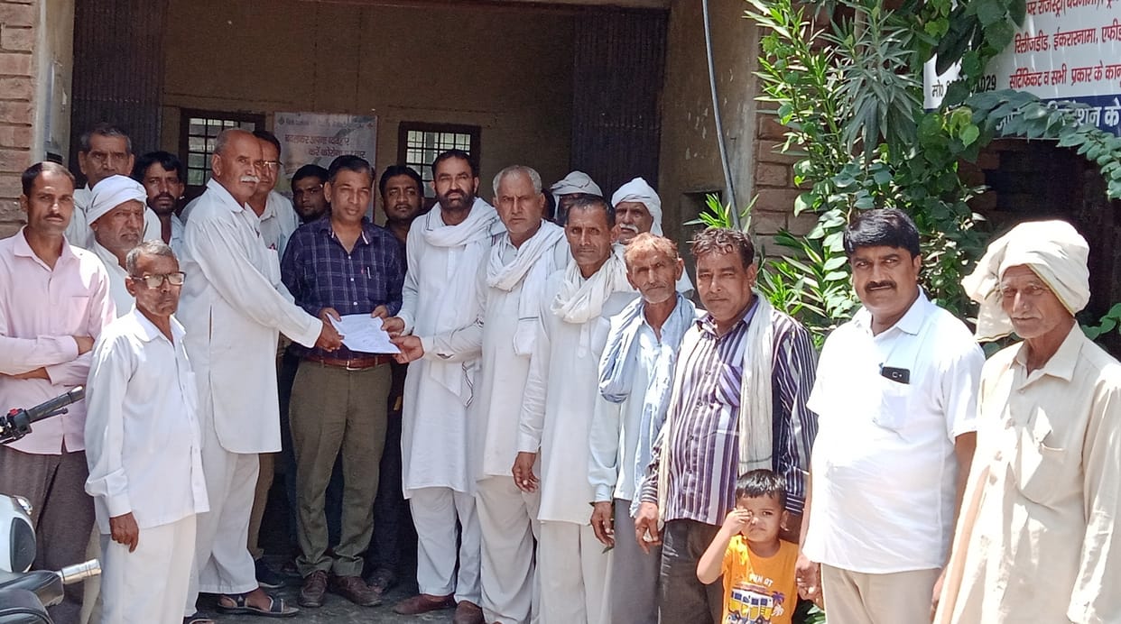 Farmers handed over the name of the Ministry of Power and Agriculture Minister