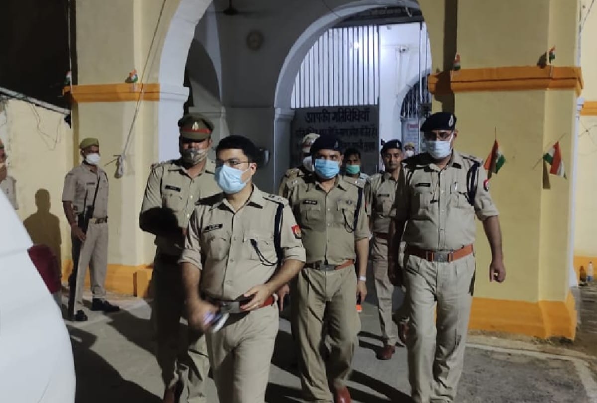 DM SSP Reached raid on Jail in gorakhpur