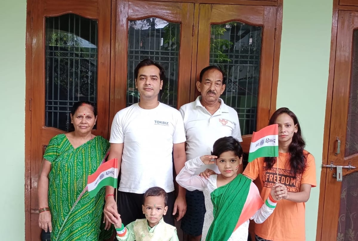 People participated in Maa Tujhe Pranaam.