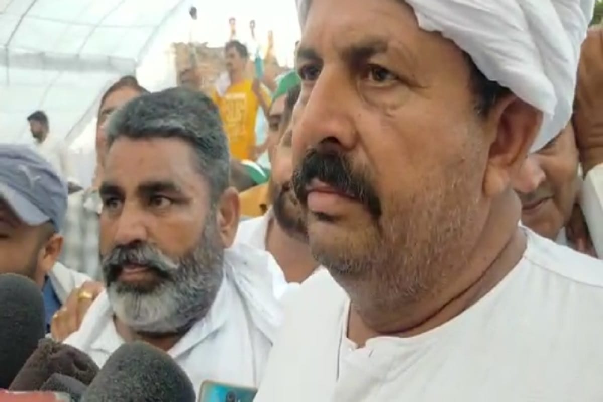 Muzaffarnagar News: Chaudhary Naresh Tikait has ordered Minister Sanjeev Balyan to settle the matter soon in the BJP MLA case