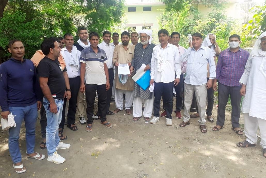 People protested due to lack of registry in residential colonies