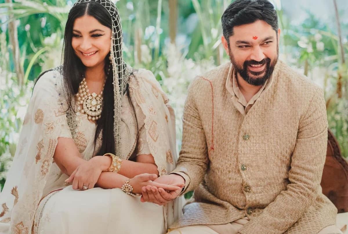 anil kapoor host rhea and karan boolani wedding reception actor dancing his heart out see video