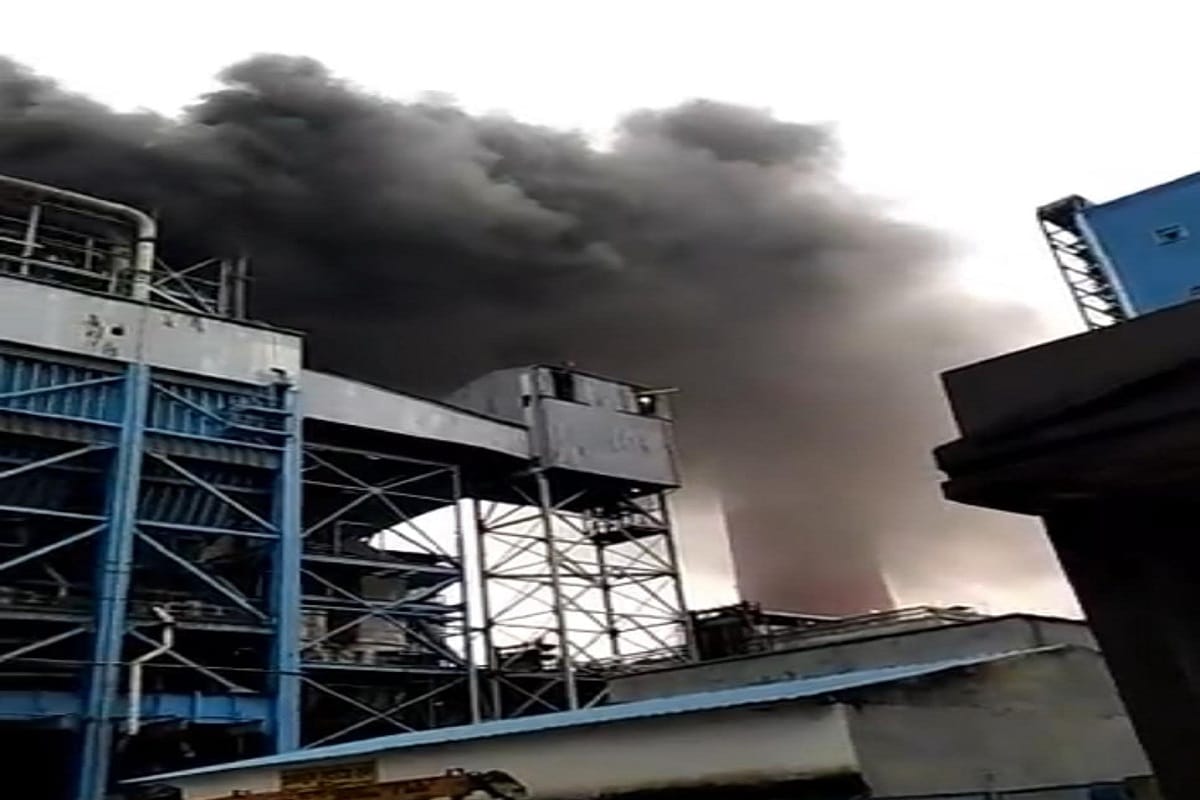 fire in Sonbhadra Heavy smoke at NTPC Rihandnagar plant fire brigade team reach