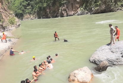 Kinnaur Nigulsari landslide: dead bodies of missing people found, search operation continues