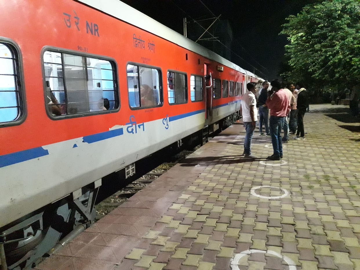 ohe line breakege, trains effected