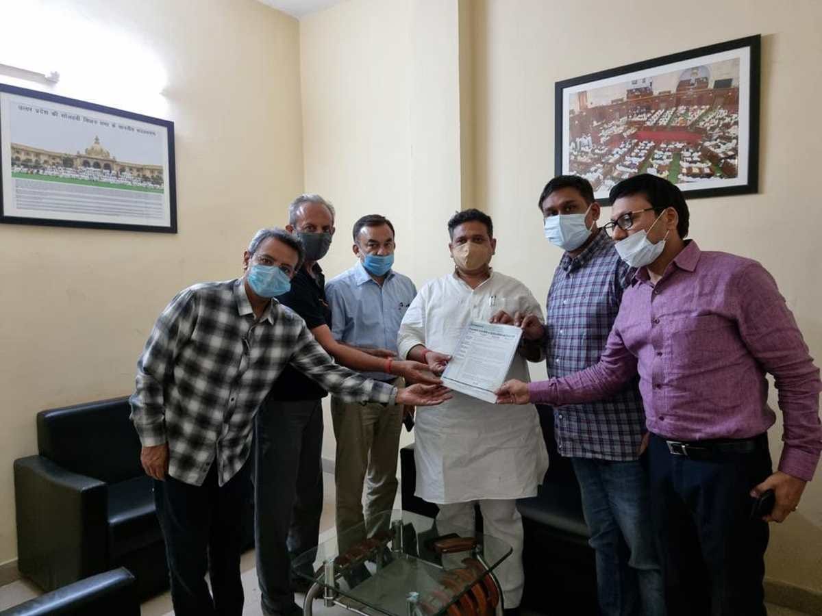 Builders-developers association officials raised issue of exemption in registry in varanasi