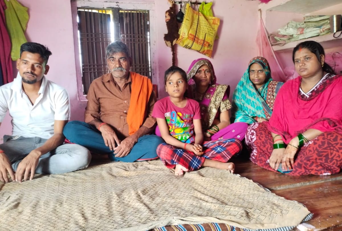 painful story of nitish from deoria trapped in Kabul at Afghanistan