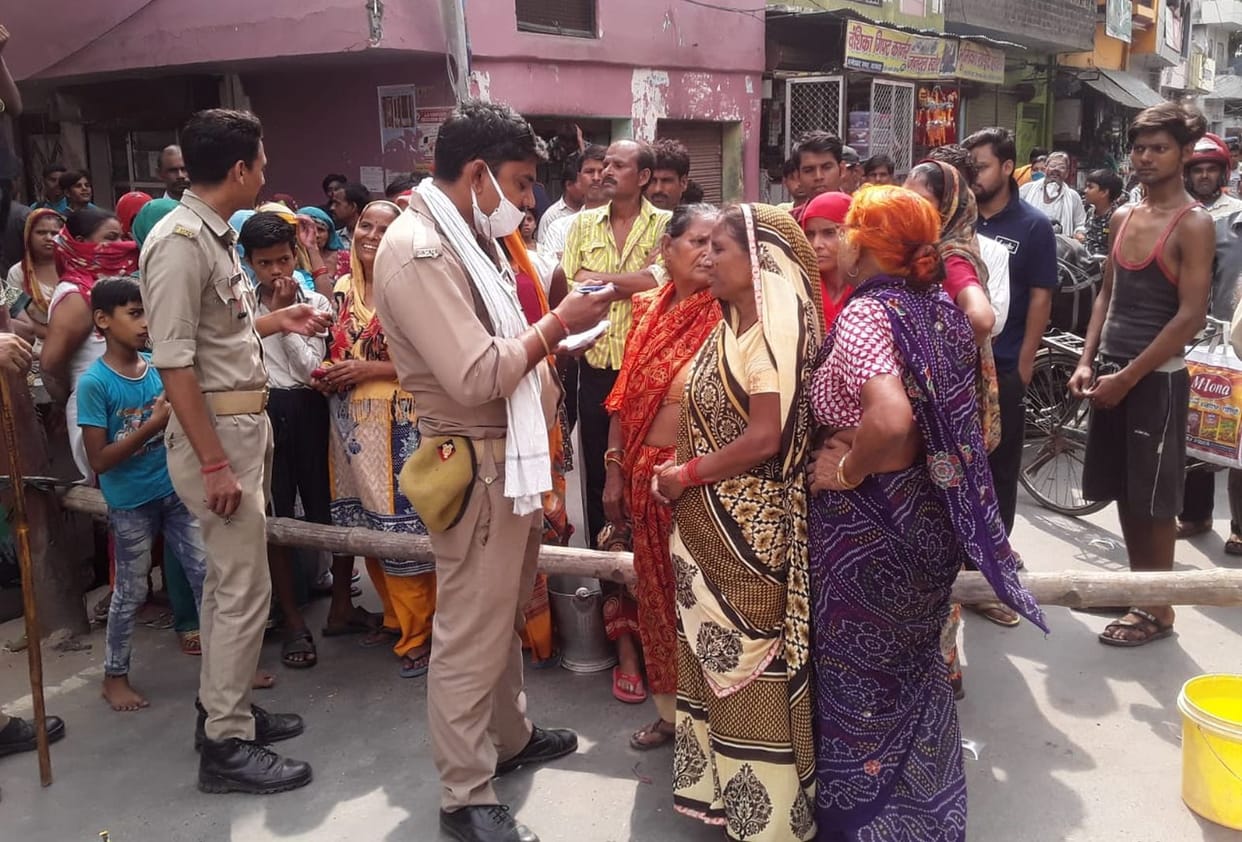 Women jammed, police threatened