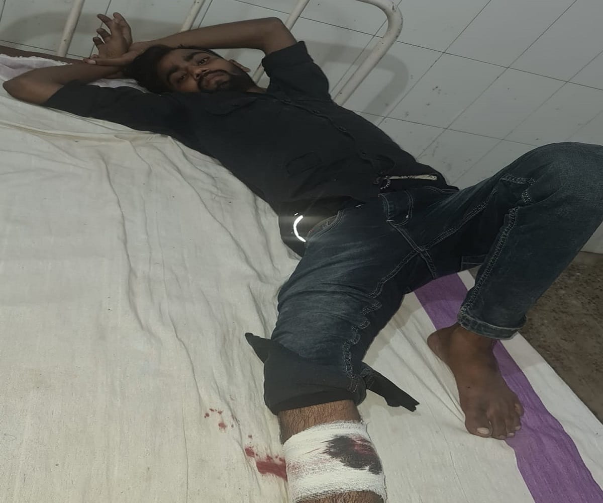 encounter in Azamgarh police arrest prize crook