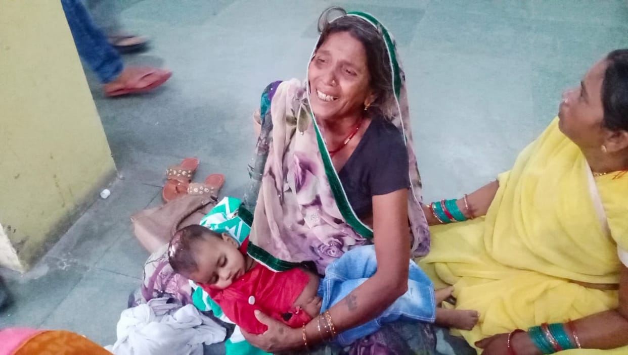 dumper hit bike, father daughter died
