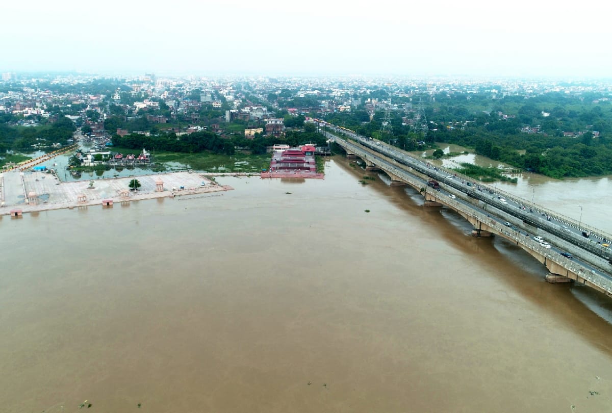 Gorakhpur Flood News Update Population of 125 villages in grip of flood in Gorakhpur