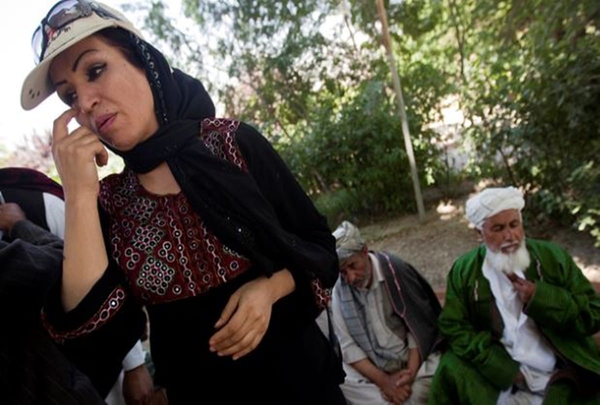 Afghanistan first female director and actress saba sahar survived a talibani assisanation attempt few years back