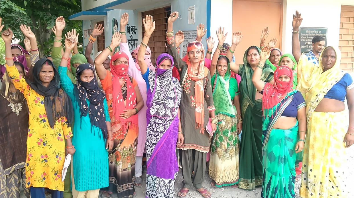Demonstration in the block of personnel posted on community toilets in Dhampur