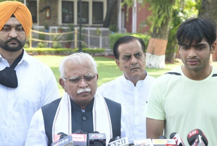 Tokyo Olympic Gold Medal Winner Neeraj Chopra Met Haryana CM Manohar Lal in Chandigarh